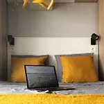 Stylish Studio Close By The Sea