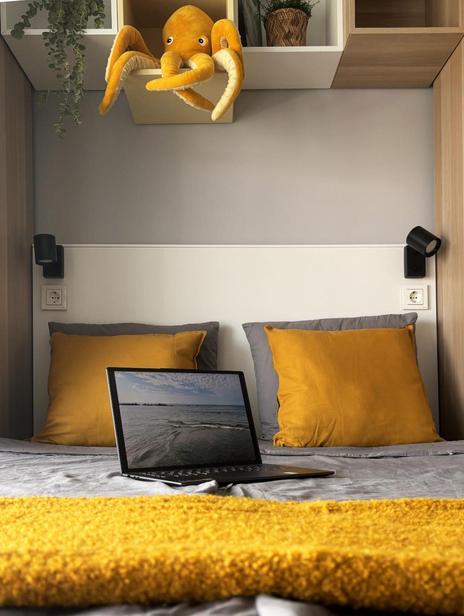 Apartment Stylish Close By The Sea *